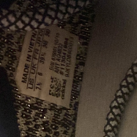 Yeezy Turtle Dove - Picture 8 of 11